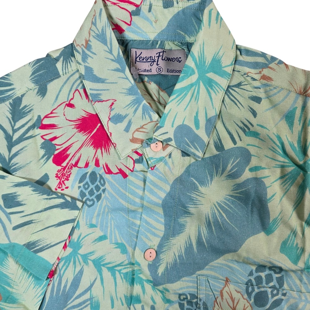 Kenny Flowers Limited Edition  Men Small Green Floral Tropical Rayon shirt